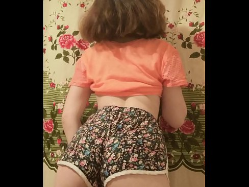 ❤️ Seksi enom bayek stripping mati dheweke kathok cendhak ing kamera ️ Seks kualitas ing kita  ﹏